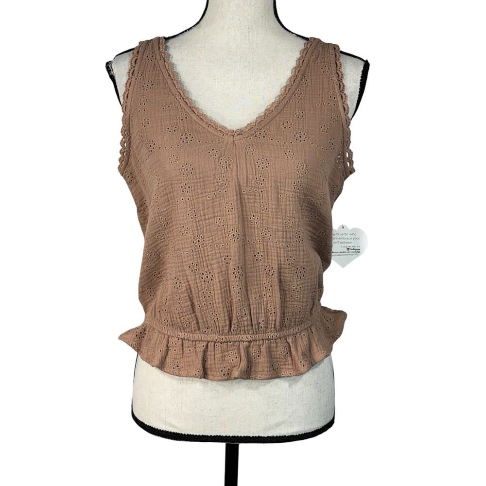 Self Esteem JRS Medium Floral Eyelet Top Crochet V-Neck Sleeveless Ruffled Tan